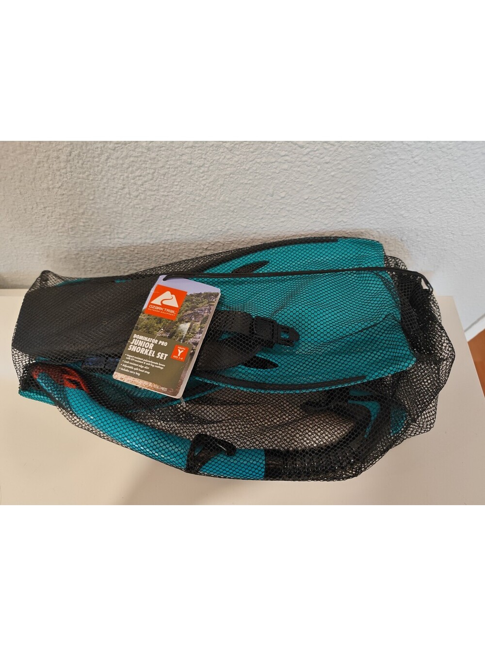 Ozark Trail Junior Snorkel Set with Fins and Snorkel Tube